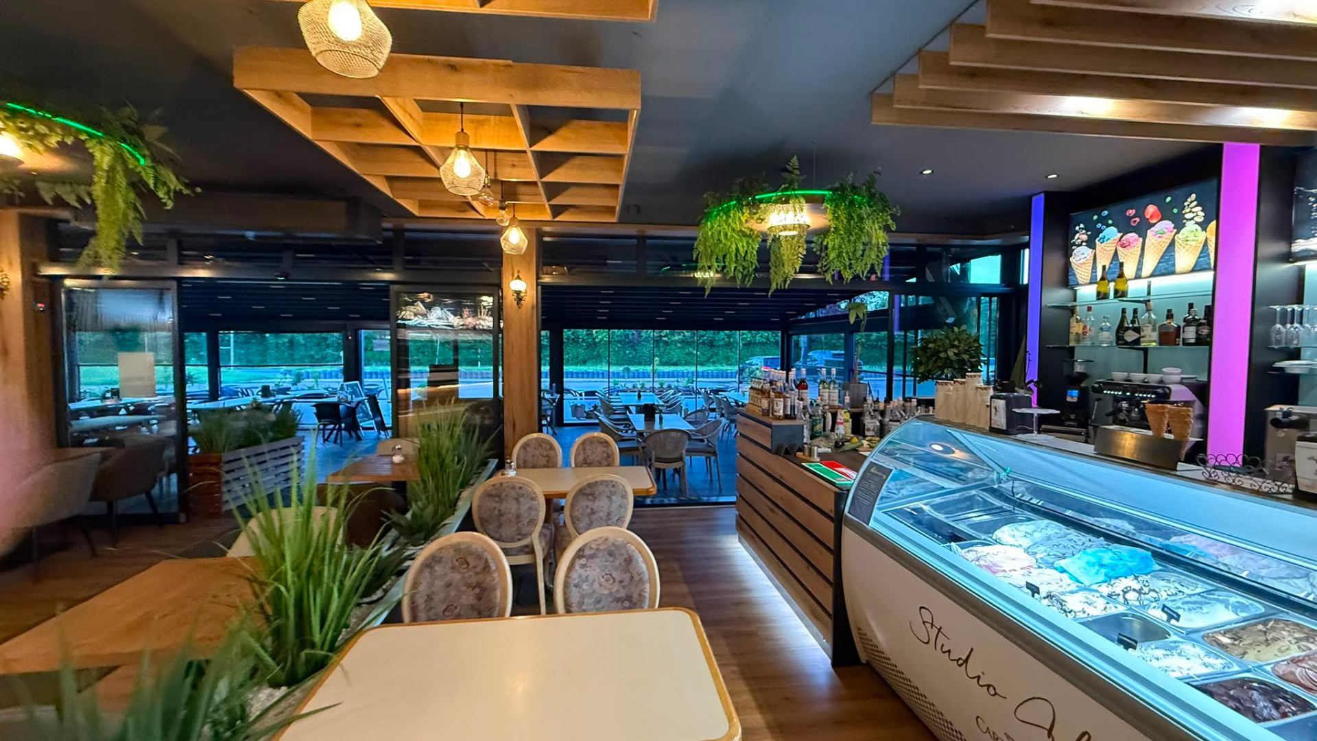 Eistheke im Green Garden Café